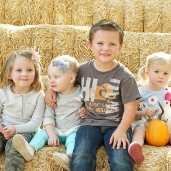 Meet your Posher, Yolanda Le-Ah - Picture 2 of 2